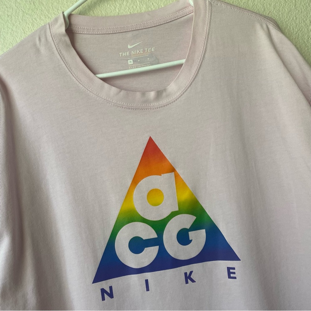 Nike ACG Rainbow Logo T-Shirt Men M Pride LGBTQ
